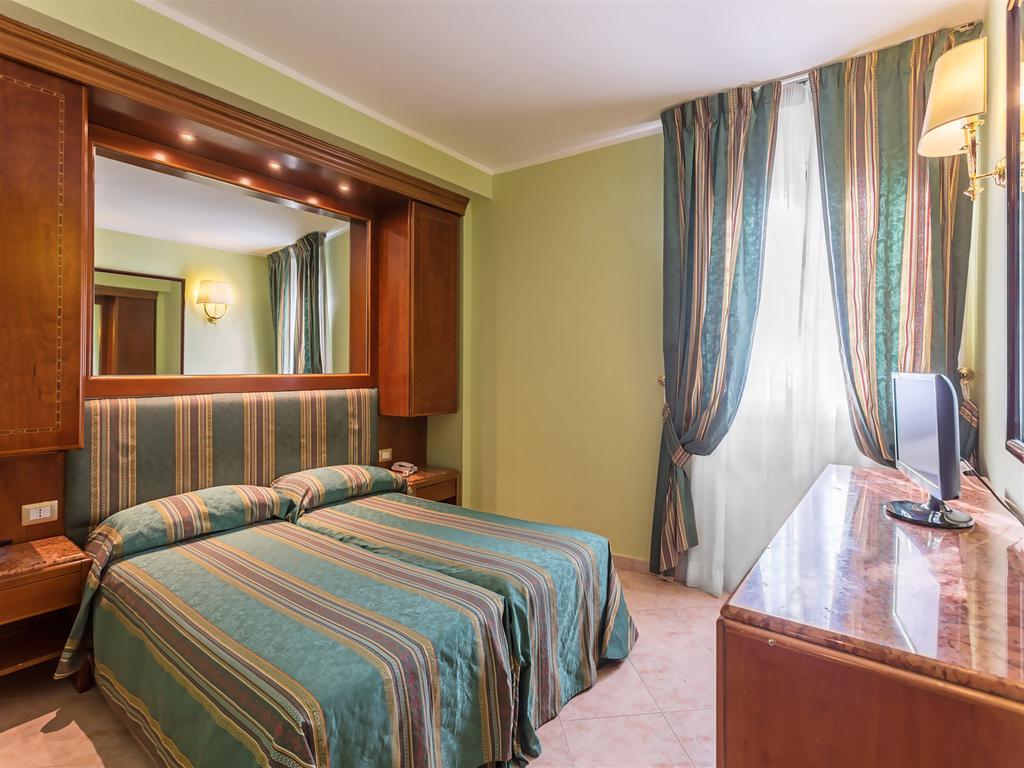 Raeli Siracusa 3* Rom